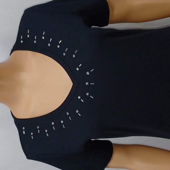 Karen Scott Women's Cotton Studded V-Neck Top, Deep Black - Picture 3 of 10